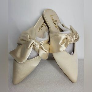Lulus :  Sylviee Champagne Satin Bow Pointed-Toe Heels